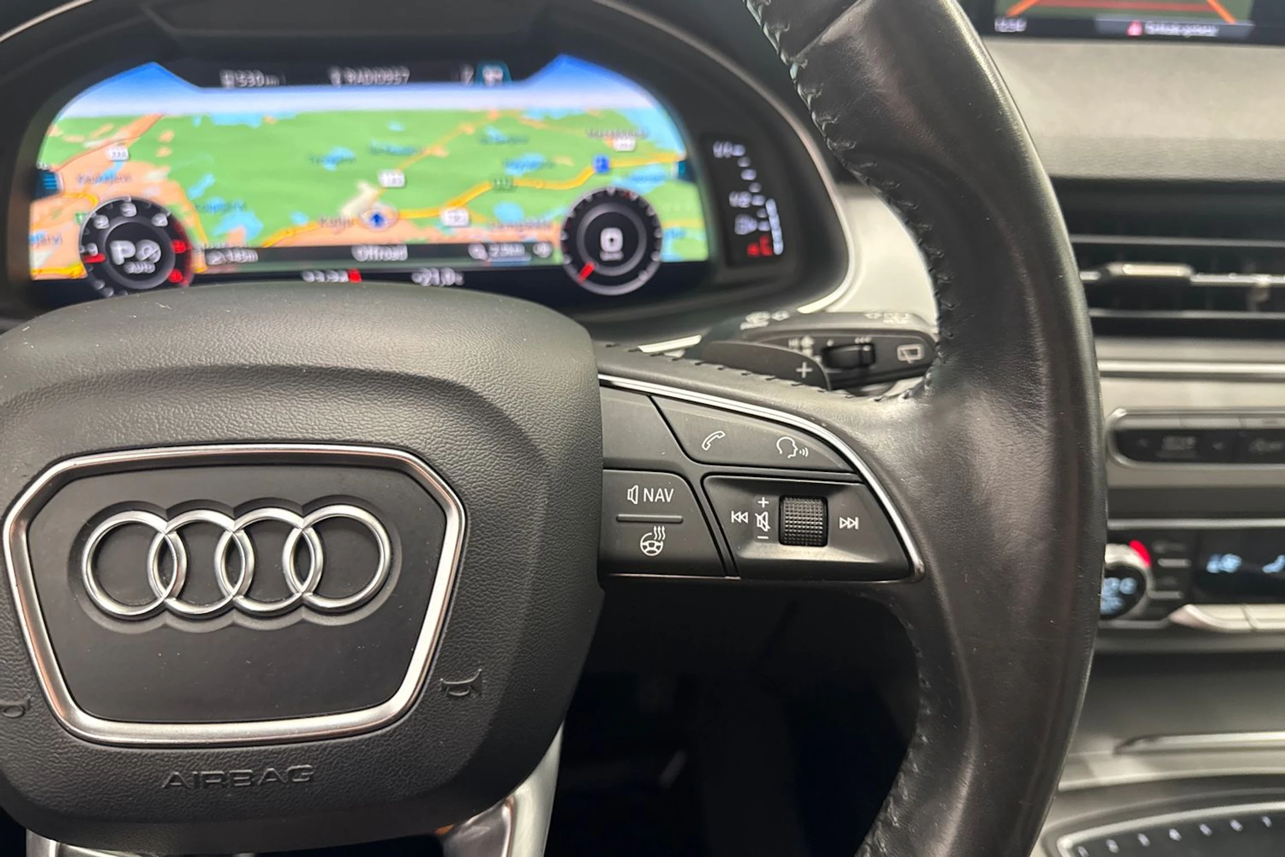 valkoinen Audi Q7 2018 kuva 20.