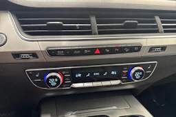 valkoinen Audi Q7 2018 kuva 26.