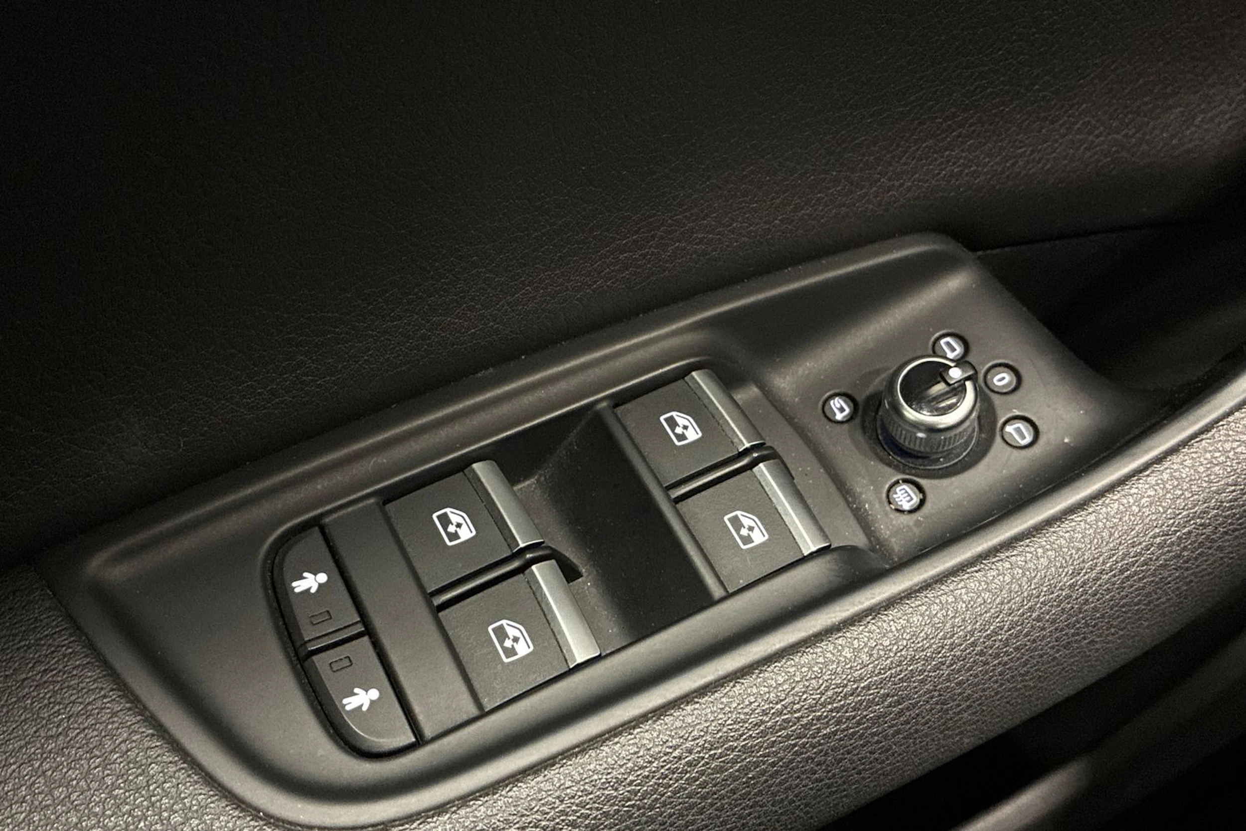 hopea Audi Q7 2018 kuva 19.