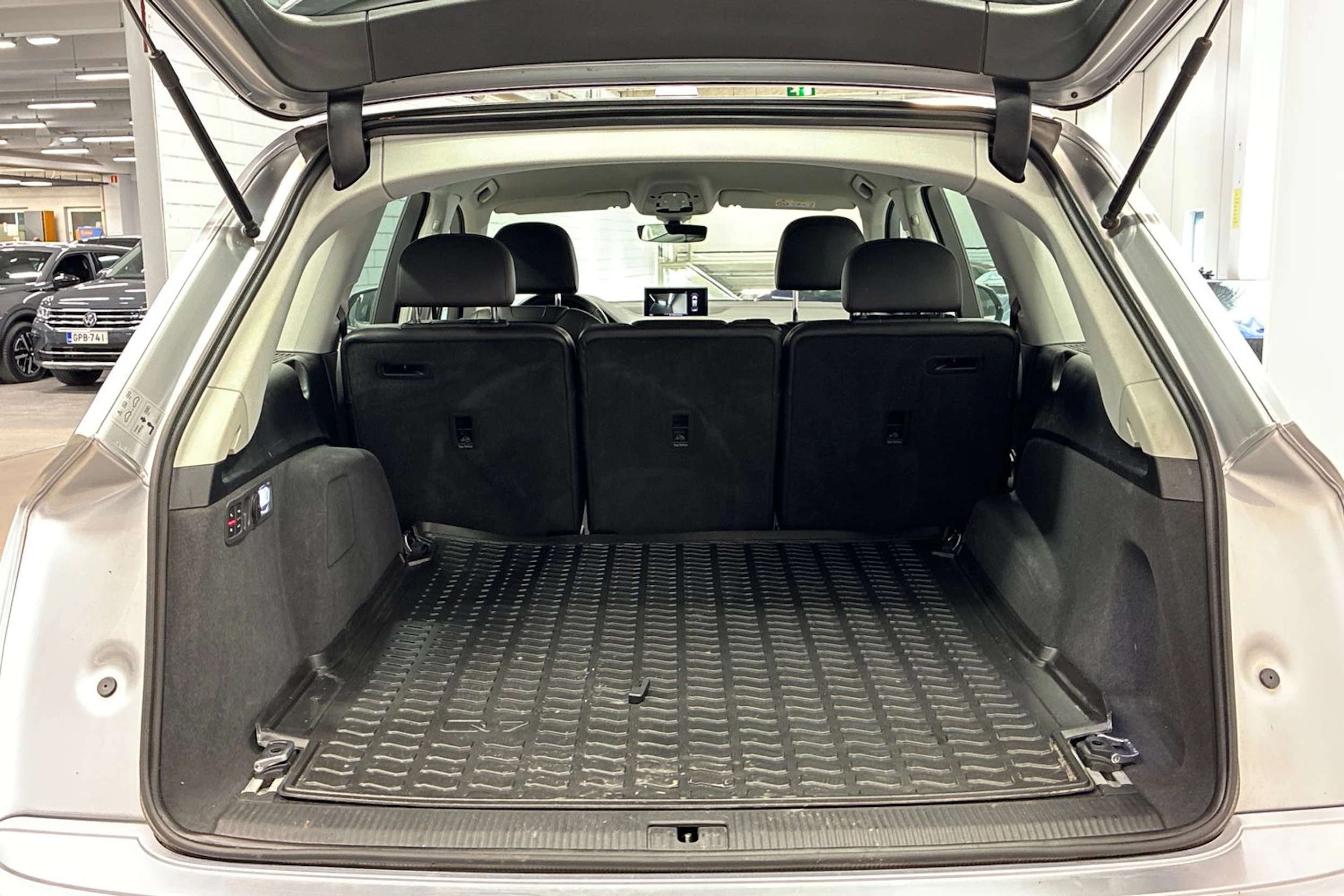 hopea Audi Q7 2018 kuva 26.