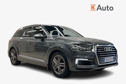 Harmaa Audi Q7 2018 kuva 1.