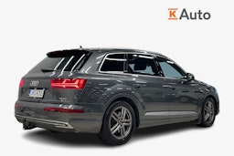 Harmaa Audi Q7 2018 kuva 2.