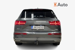 Harmaa Audi Q7 2018 kuva 3.