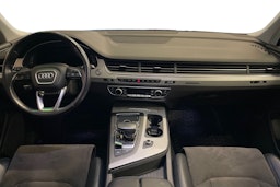 Musta Audi Q7 2018 kuva 9.
