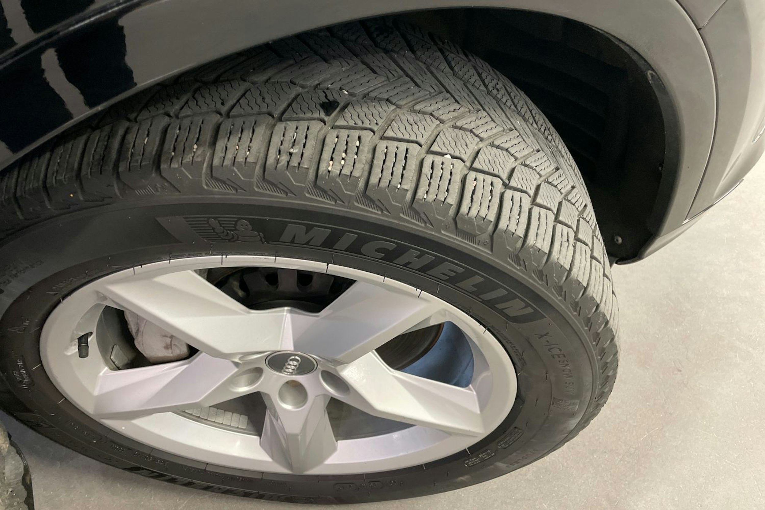 Musta Audi Q7 2018 kuva 13.