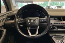Musta Audi Q7 2018 kuva 29.