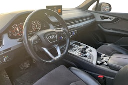 musta Audi Q7 2018 kuva 3.