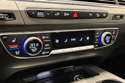 musta Audi Q7 2018 kuva 19.