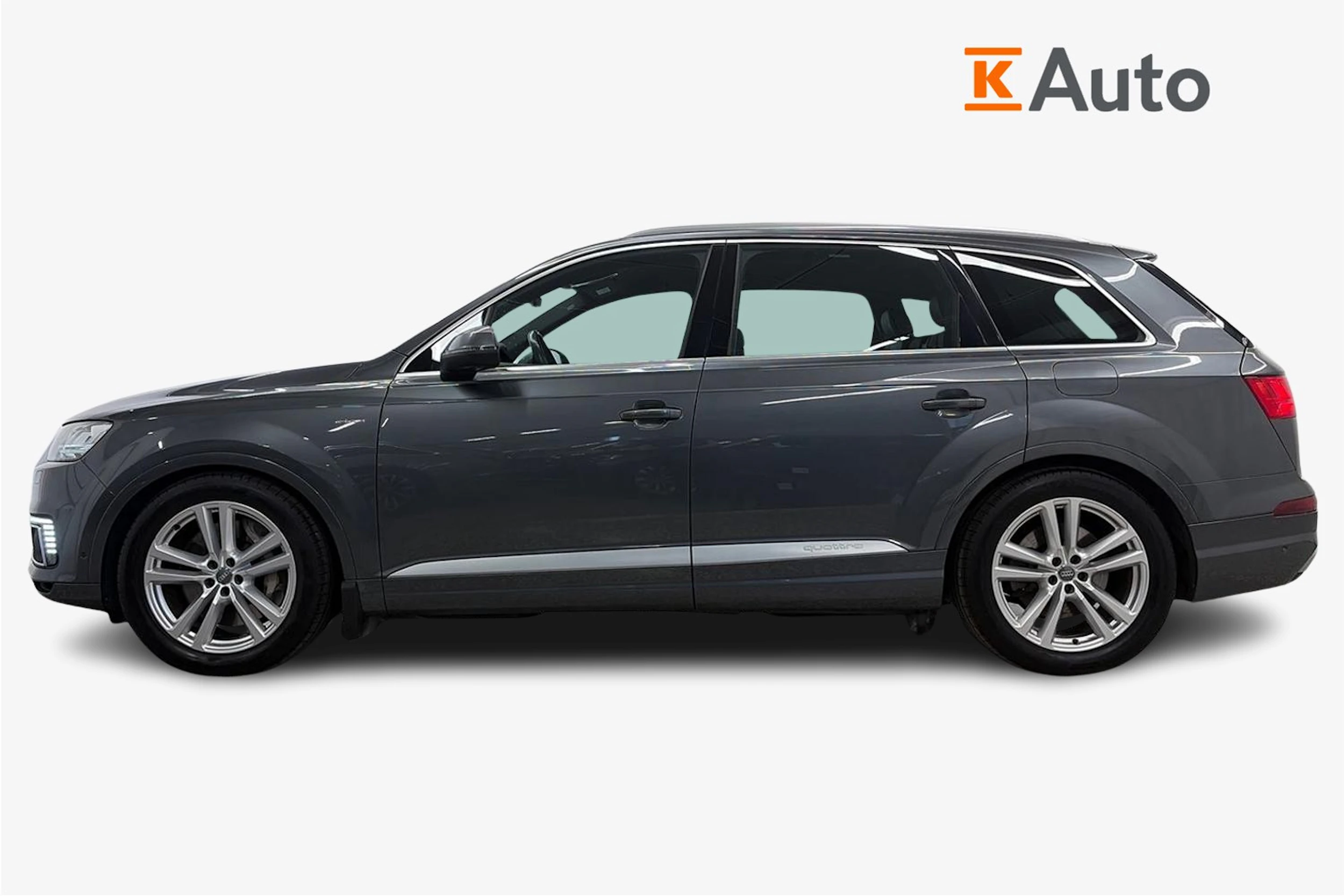 harmaa Audi Q7 2018 kuva 5.