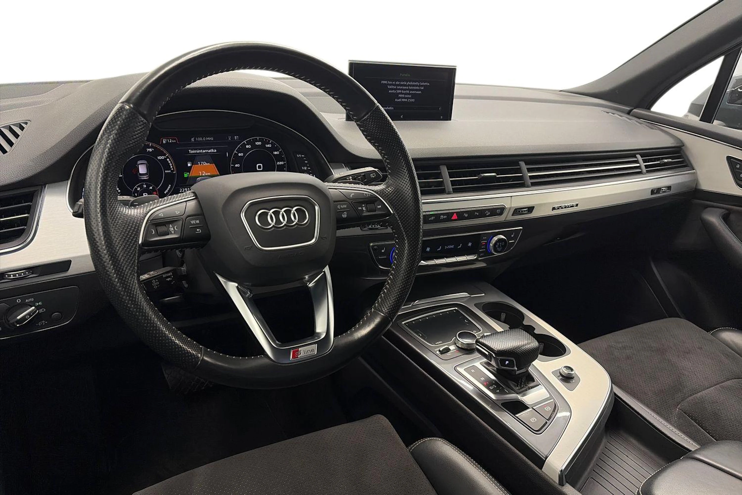 harmaa Audi Q7 2018 kuva 6.