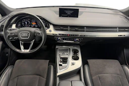 harmaa Audi Q7 2018 kuva 7.