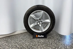 harmaa Audi Q7 2018 kuva 11.