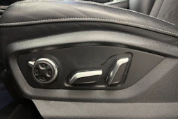 harmaa Audi Q7 2018 kuva 17.