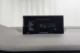 harmaa Audi Q7 2018 kuva 26.