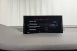 harmaa Audi Q7 2018 kuva 28.