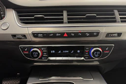harmaa Audi Q7 2018 kuva 30.