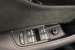 harmaa Audi Q7 2018 kuva 34.