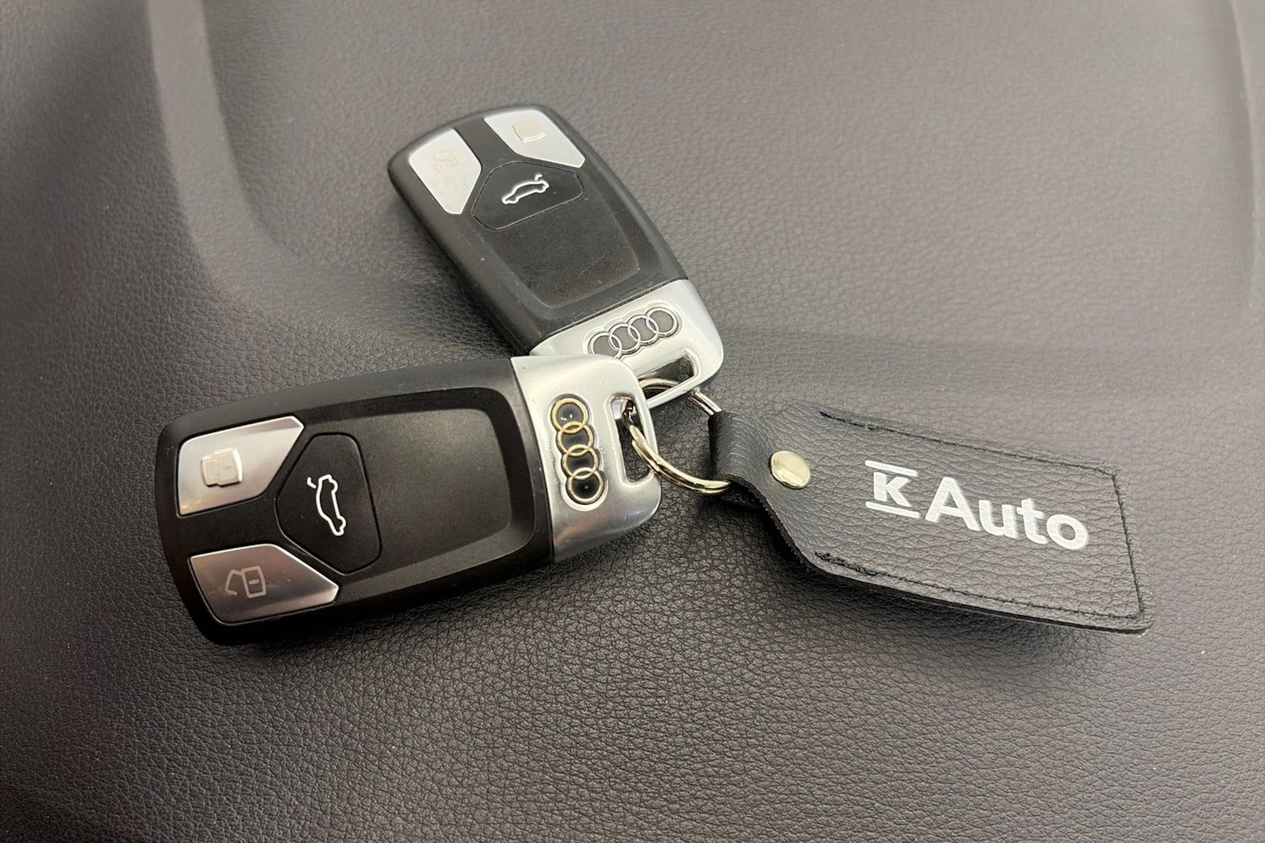 harmaa Audi Q7 2018 kuva 35.