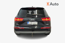 Musta Audi Q7 2018 kuva 4.
