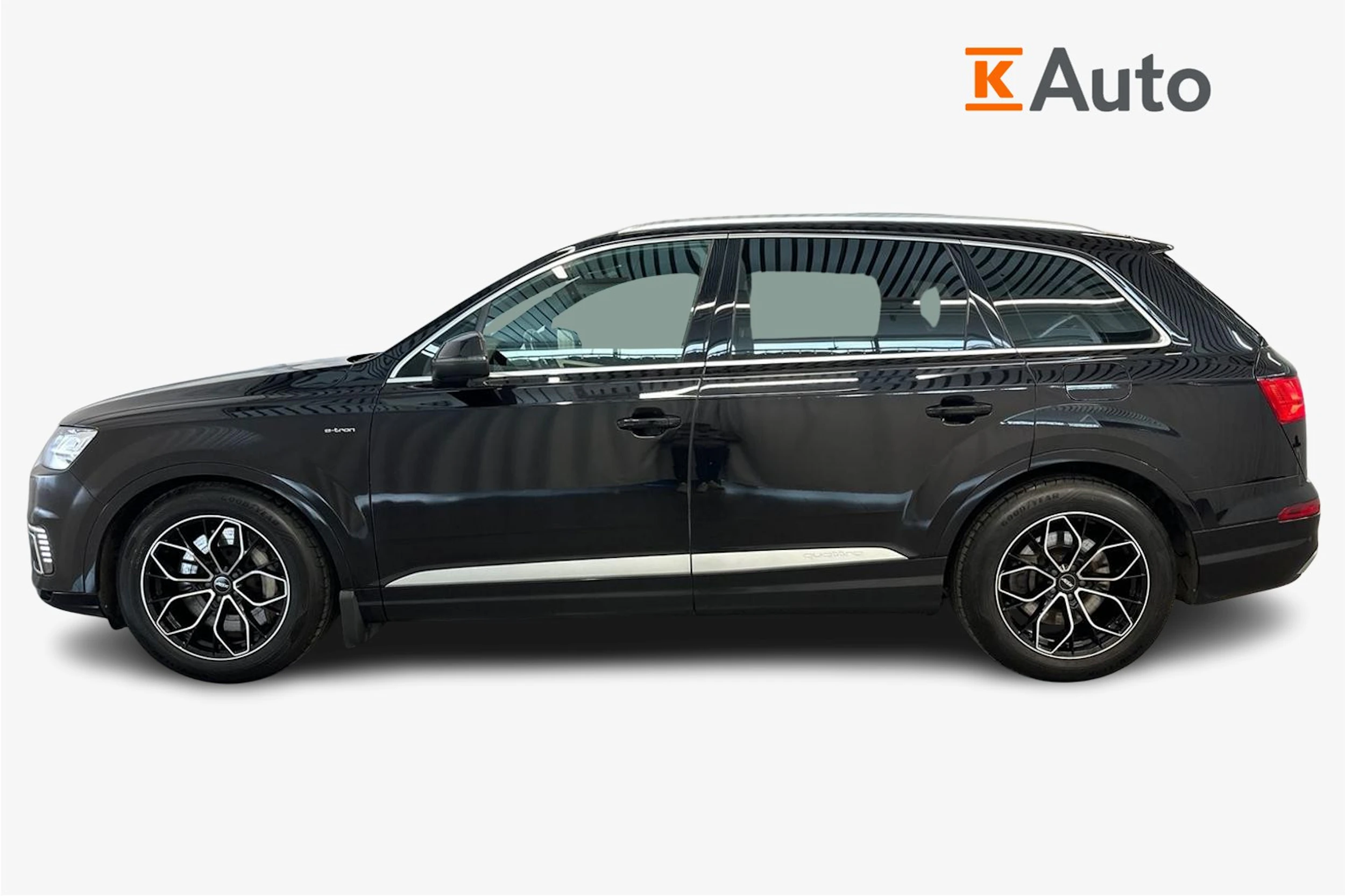 Musta Audi Q7 2018 kuva 7.