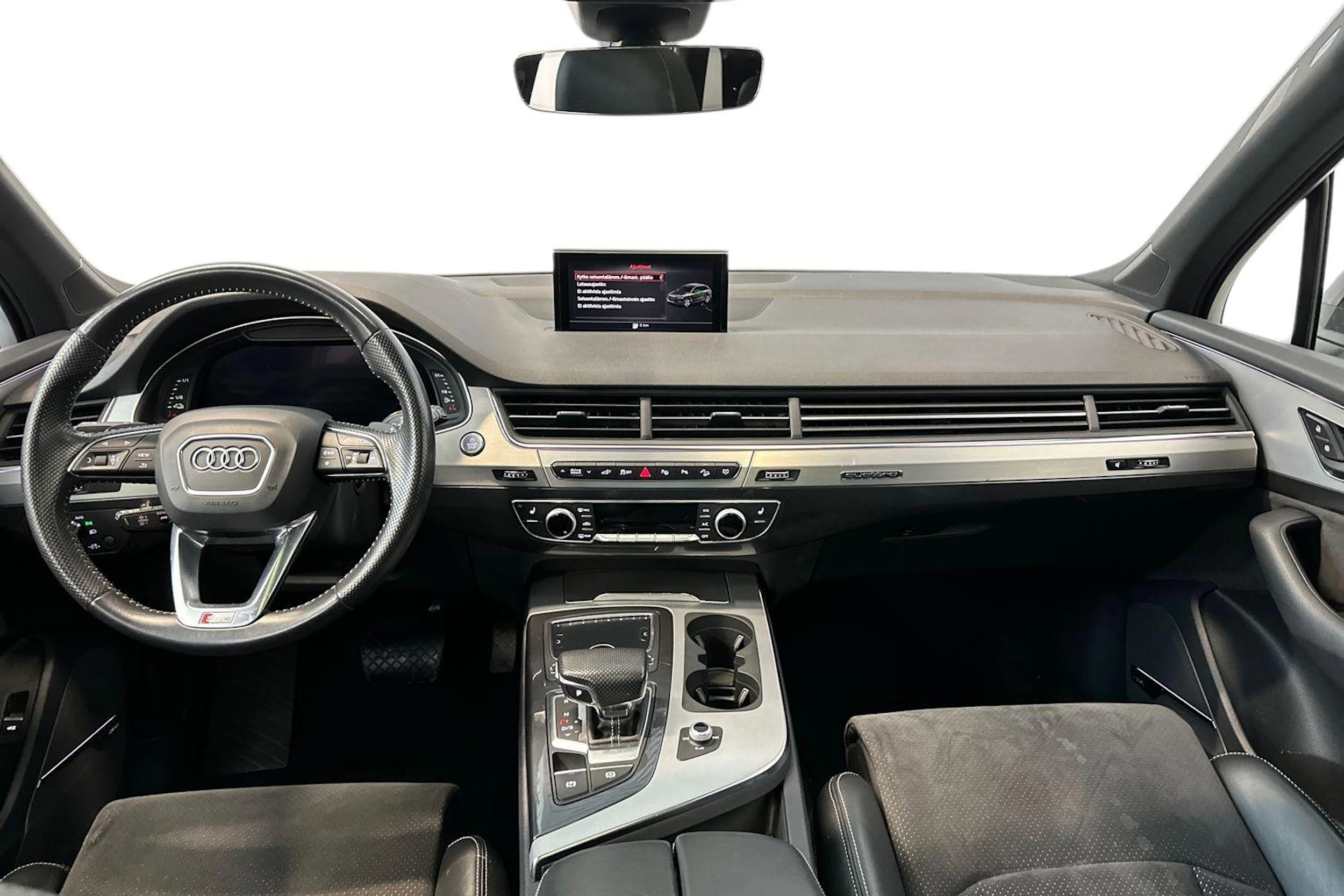 Musta Audi Q7 2018 kuva 9.