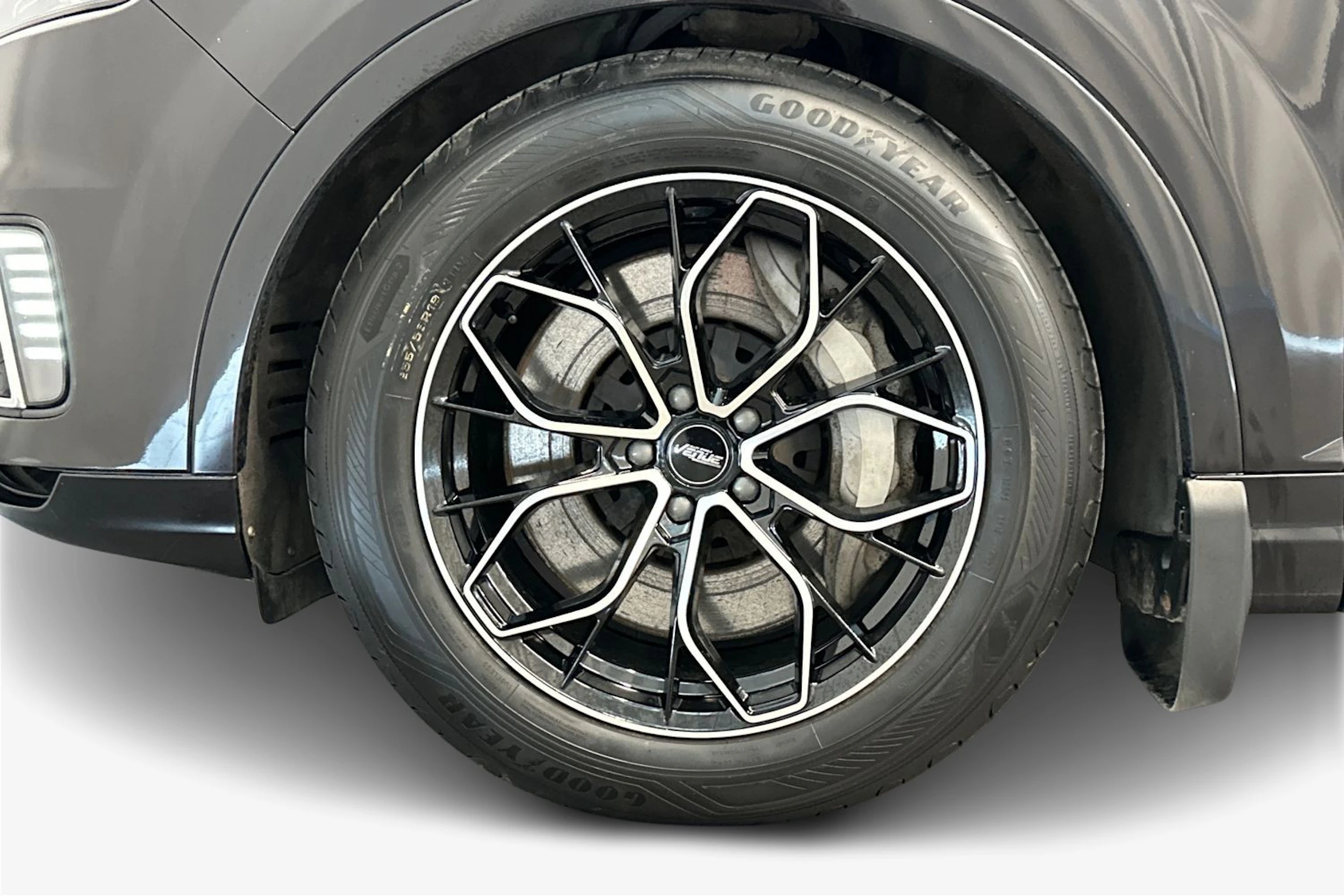Musta Audi Q7 2018 kuva 12.