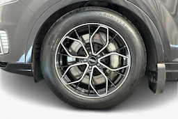 Musta Audi Q7 2018 kuva 12.