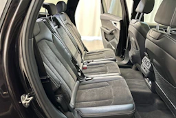 Musta Audi Q7 2018 kuva 15.