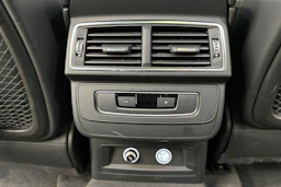 Musta Audi Q7 2018 kuva 16.