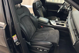 Musta Audi Q7 2018 kuva 17.