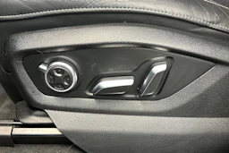 Musta Audi Q7 2018 kuva 19.