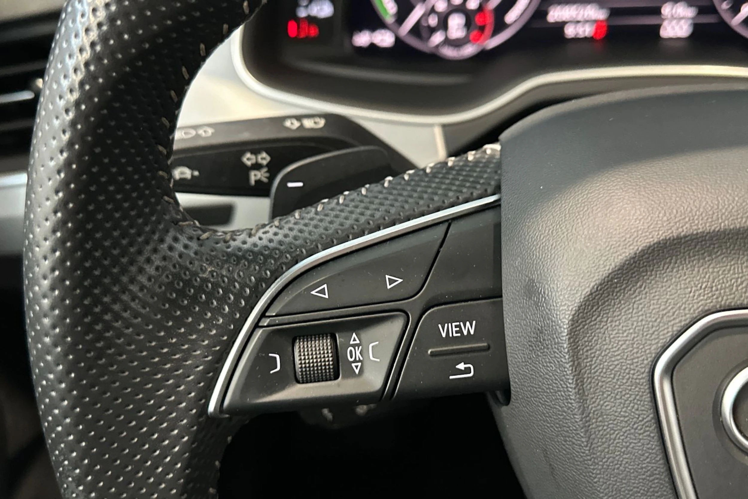 Musta Audi Q7 2018 kuva 24.