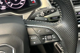 Musta Audi Q7 2018 kuva 25.