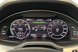 Musta Audi Q7 2018 kuva 27.