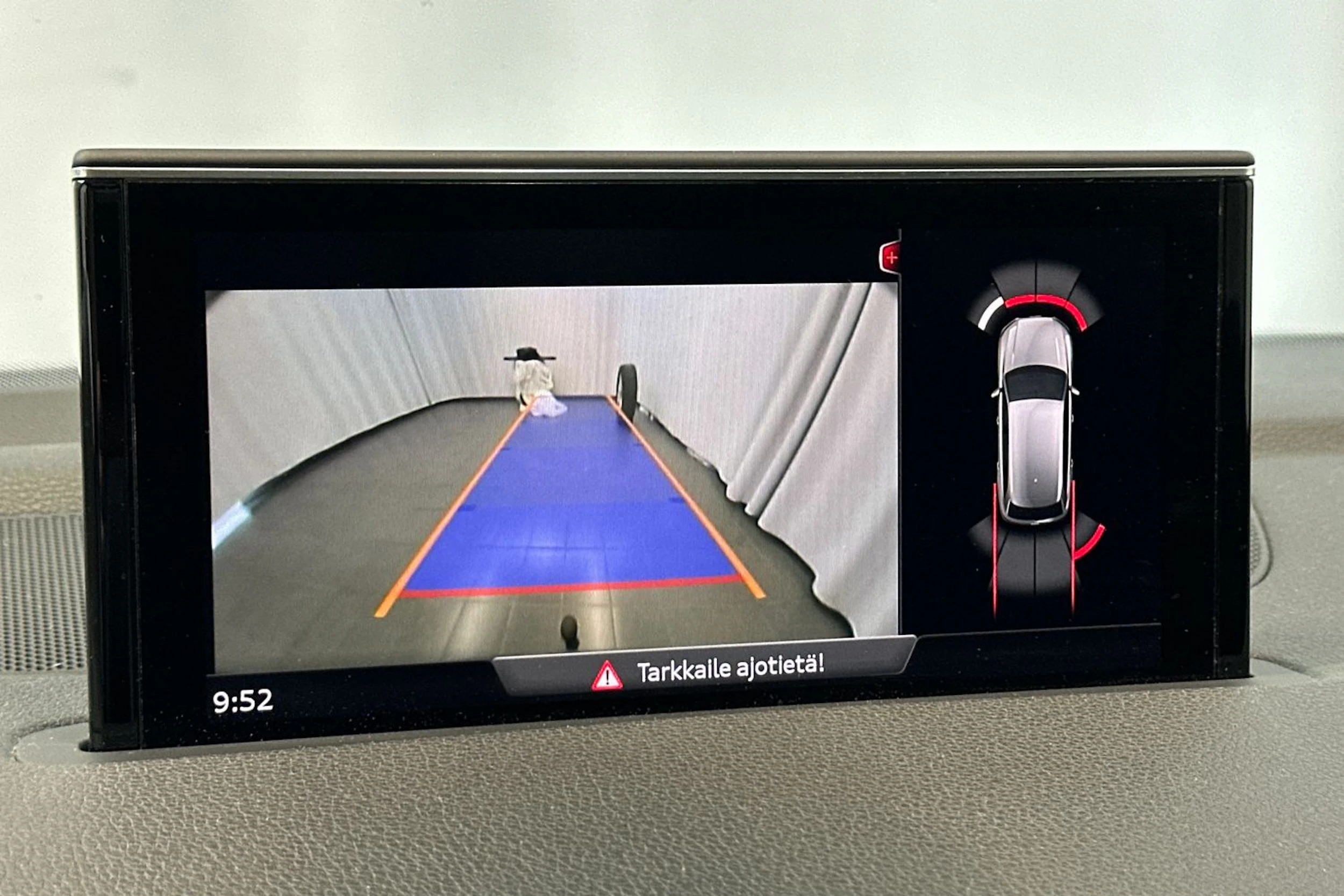 Musta Audi Q7 2018 kuva 29.
