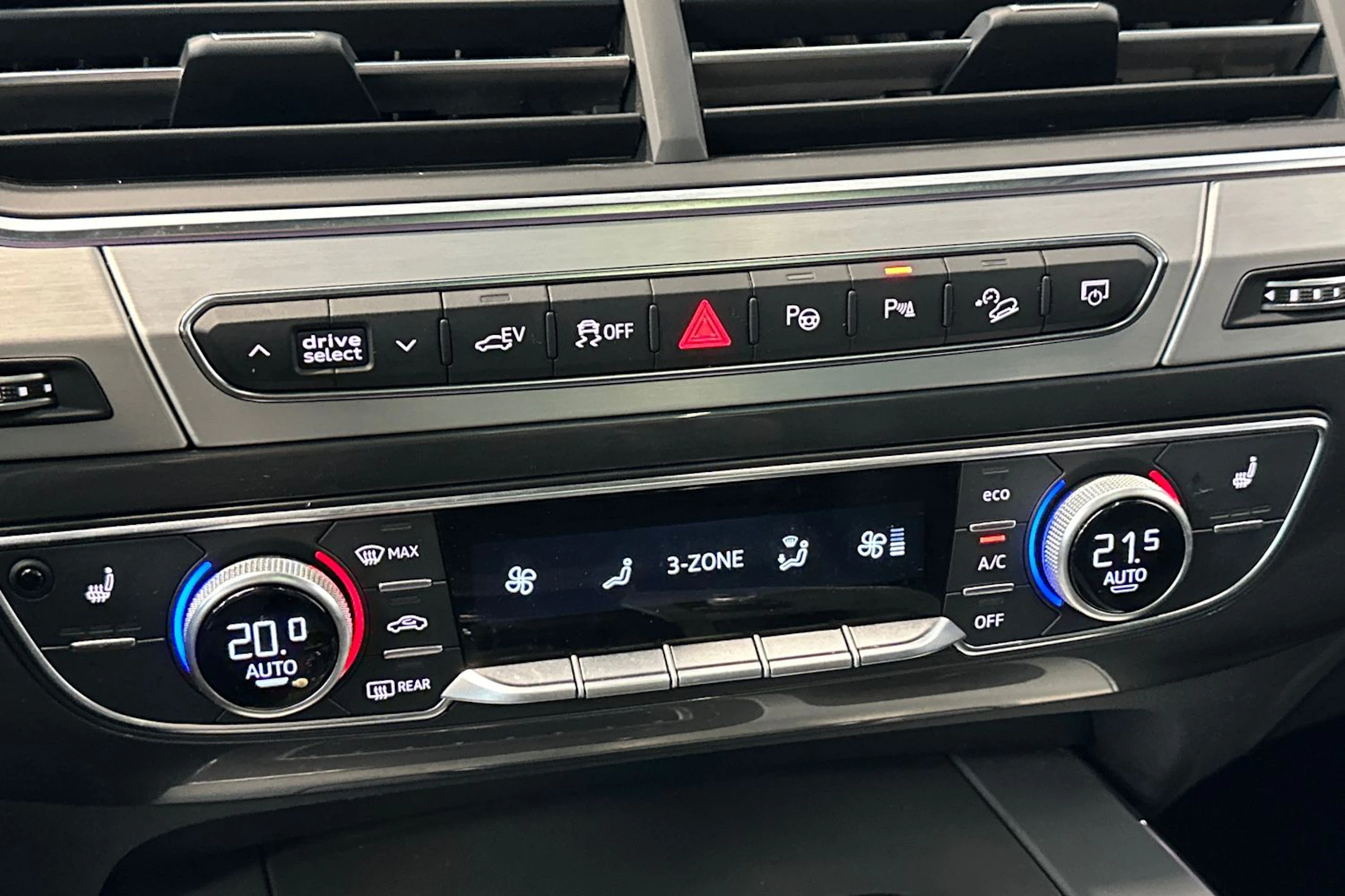 Musta Audi Q7 2018 kuva 30.