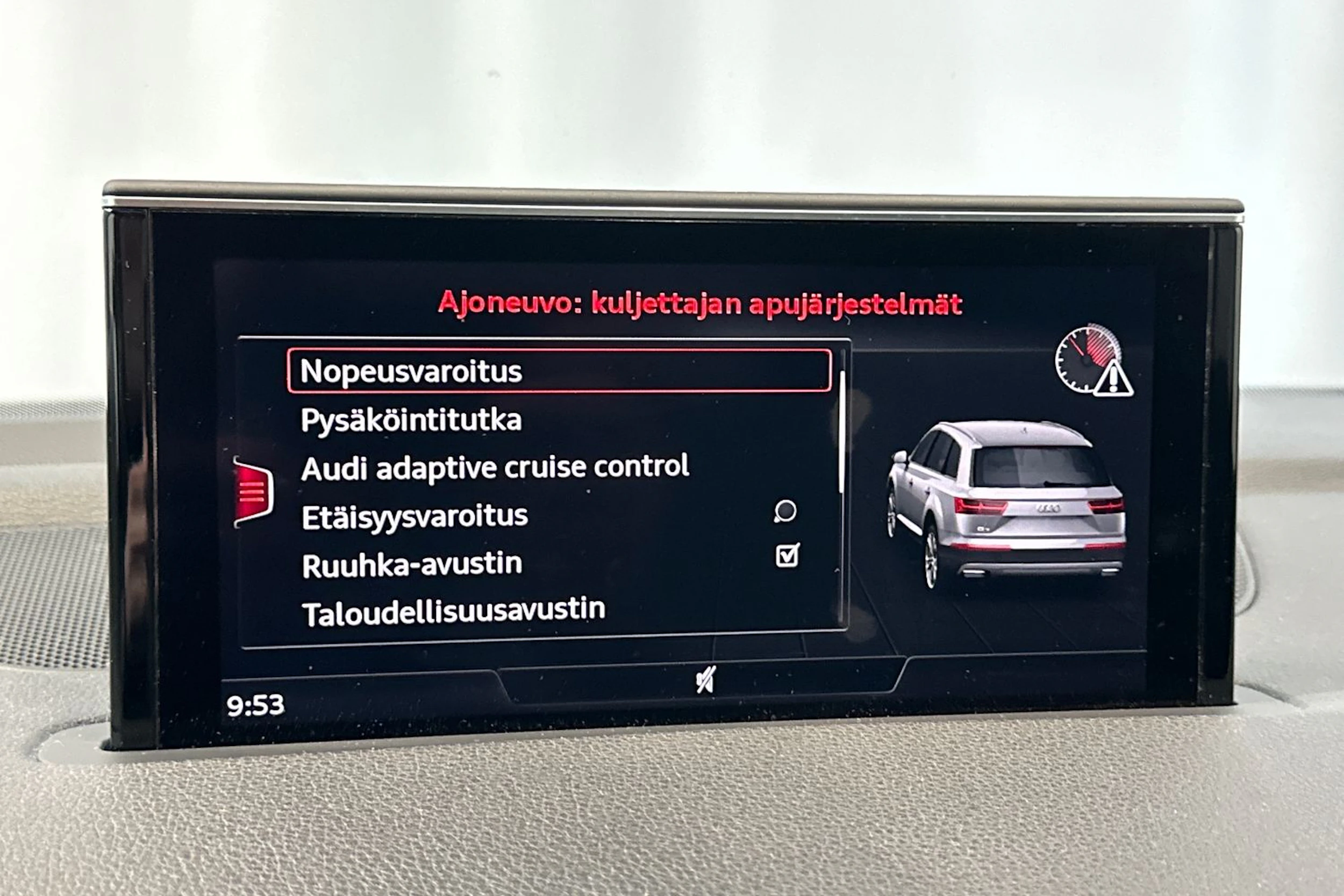 Musta Audi Q7 2018 kuva 34.