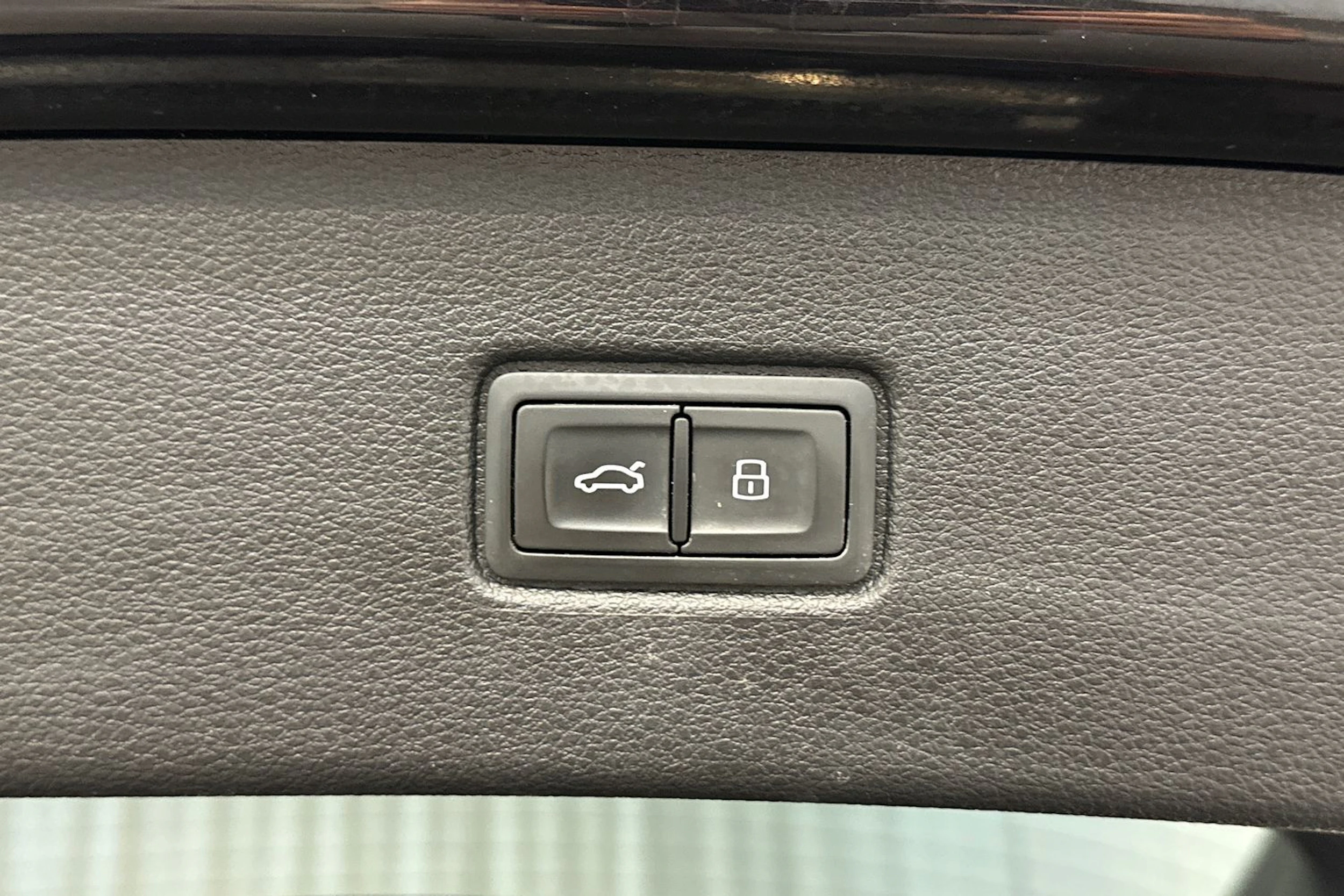 Musta Audi Q7 2018 kuva 38.