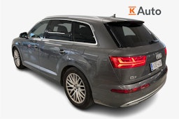 harmaa Audi Q7 2018 kuva 2.