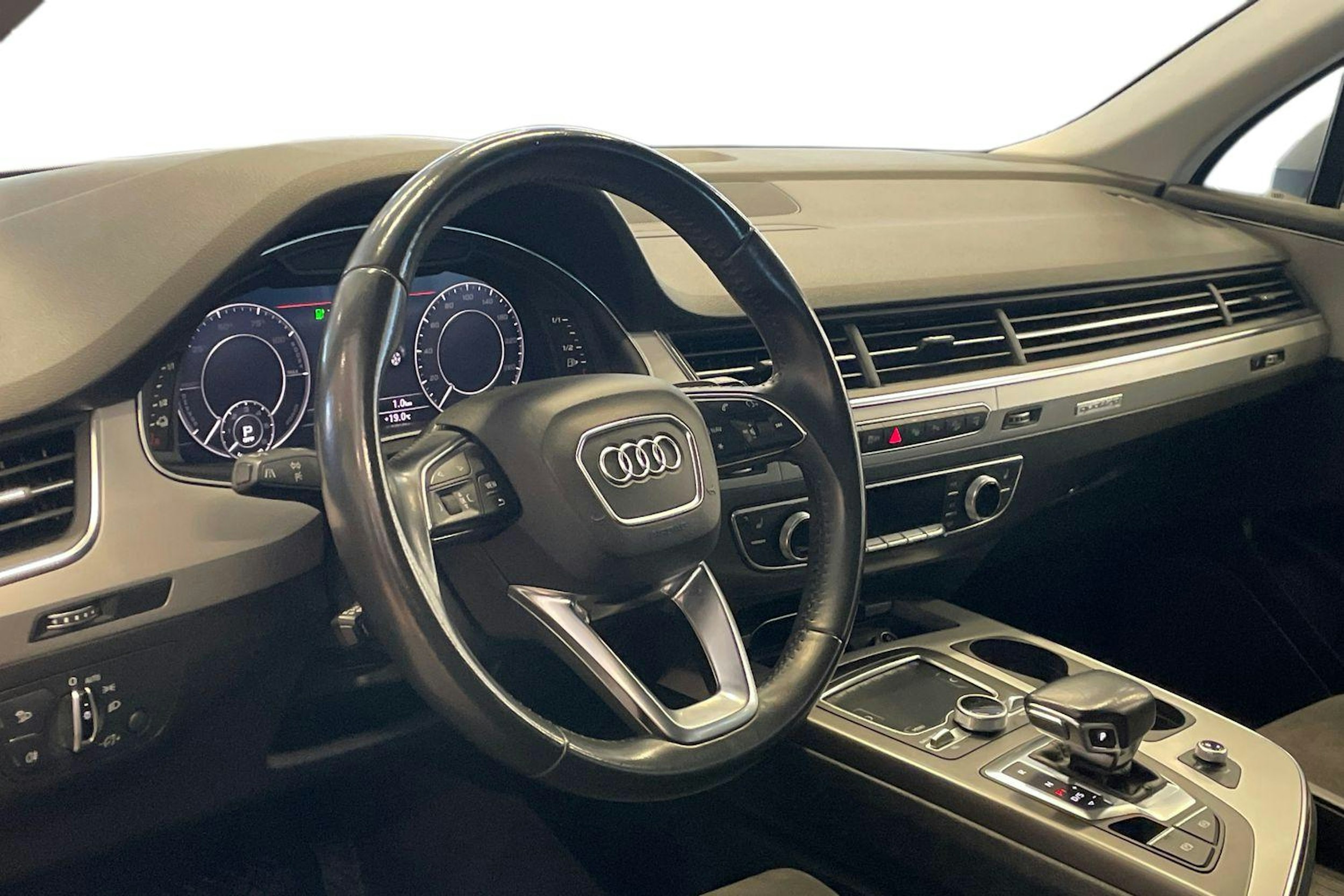 met. harmaa Audi Q7 2018 kuva 7.