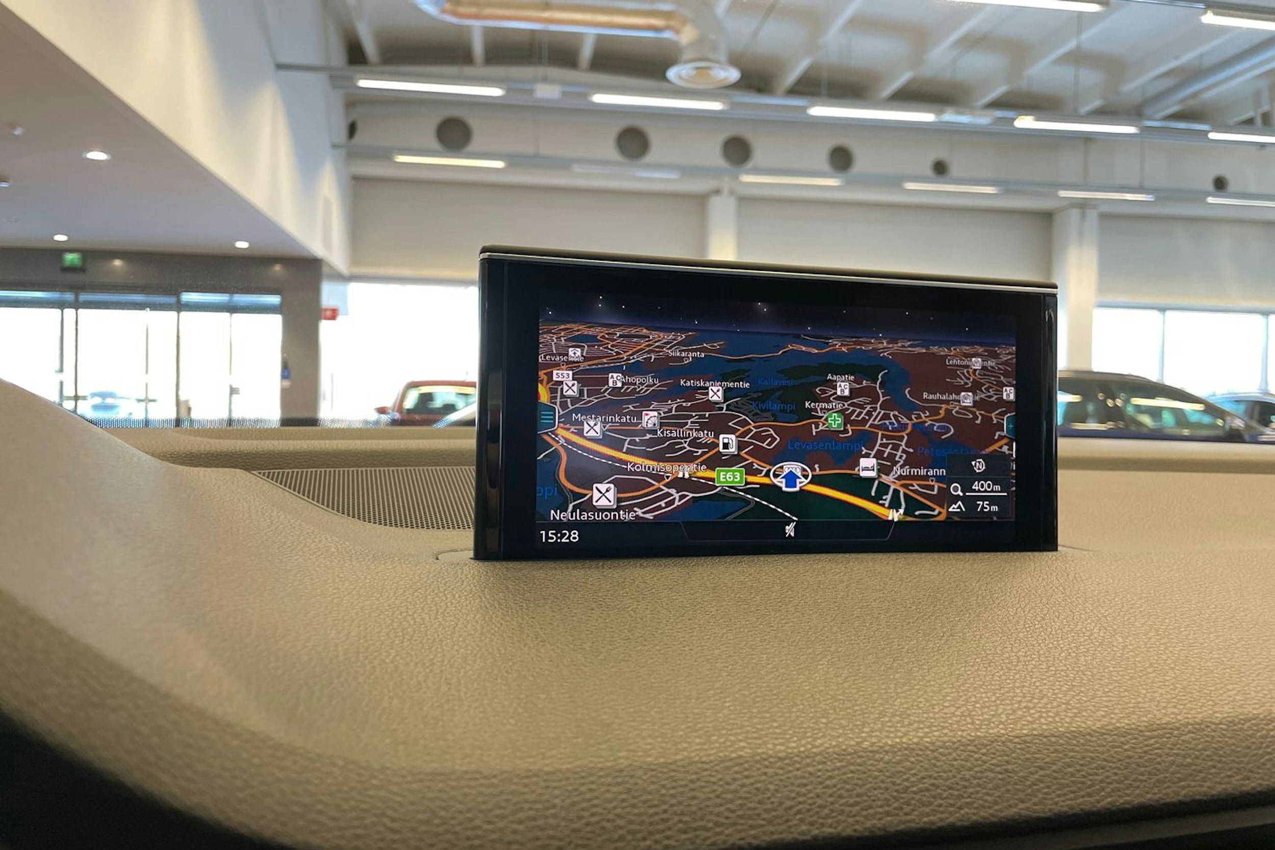 met. harmaa Audi Q7 2018 kuva 19.