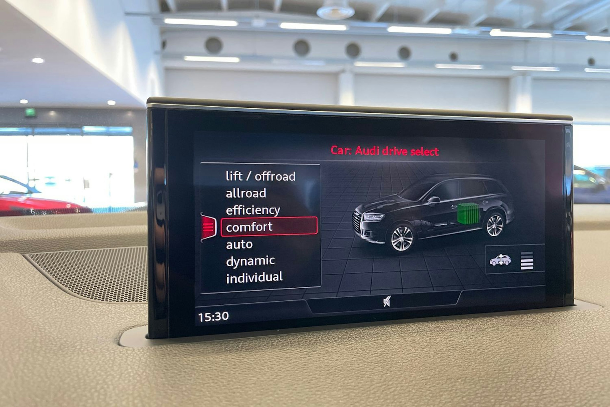 met. harmaa Audi Q7 2018 kuva 22.