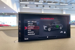 met. harmaa Audi Q7 2018 kuva 22.