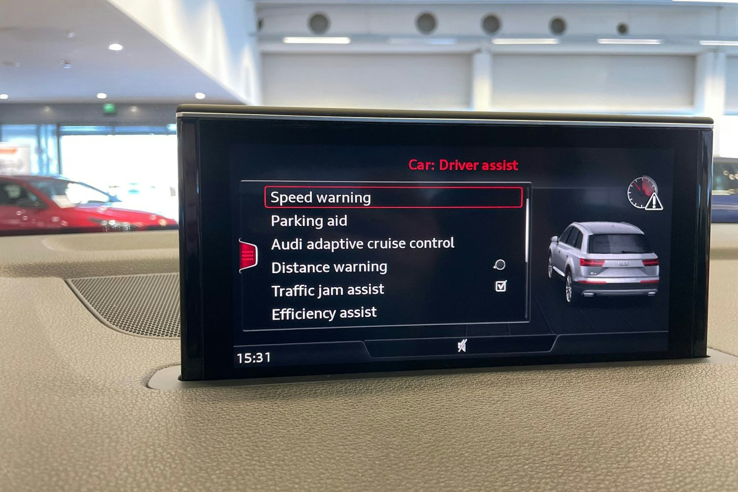 met. harmaa Audi Q7 2018 kuva 25.