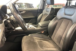 met. harmaa Audi Q7 2018 kuva 27.