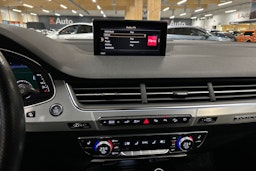 musta Audi Q7 2018 kuva 25.
