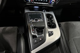 musta Audi Q7 2018 kuva 27.