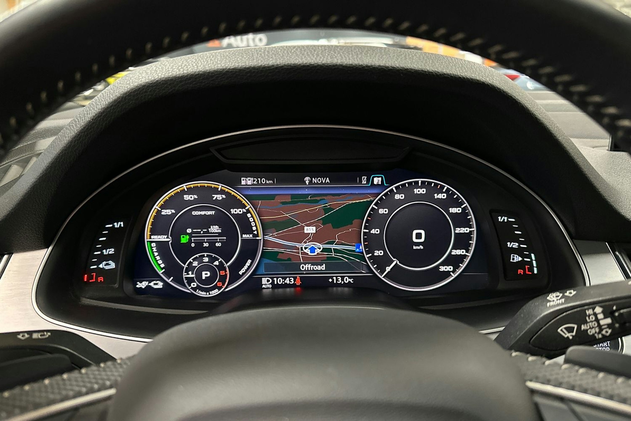 musta Audi Q7 2018 kuva 30.