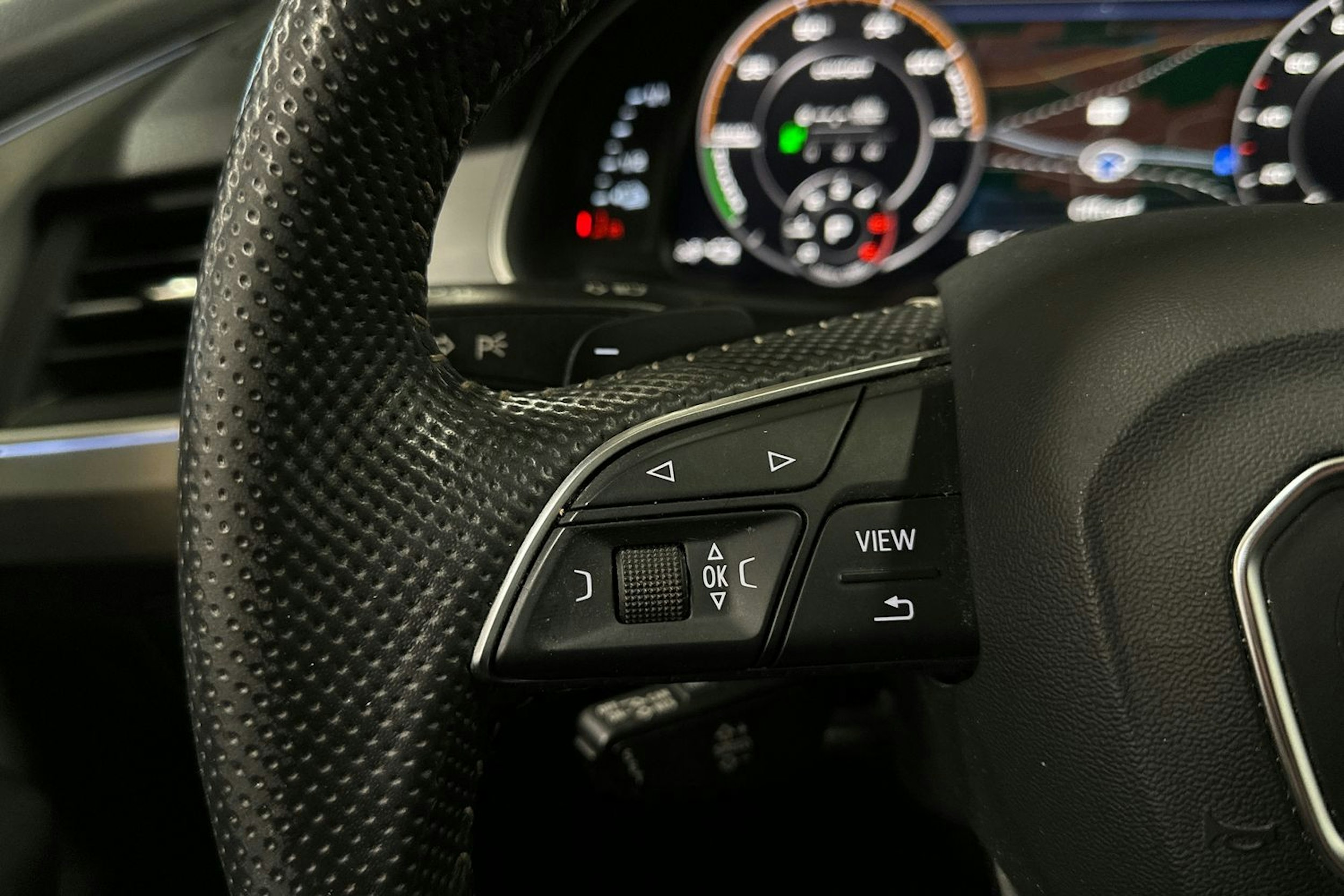 musta Audi Q7 2018 kuva 33.