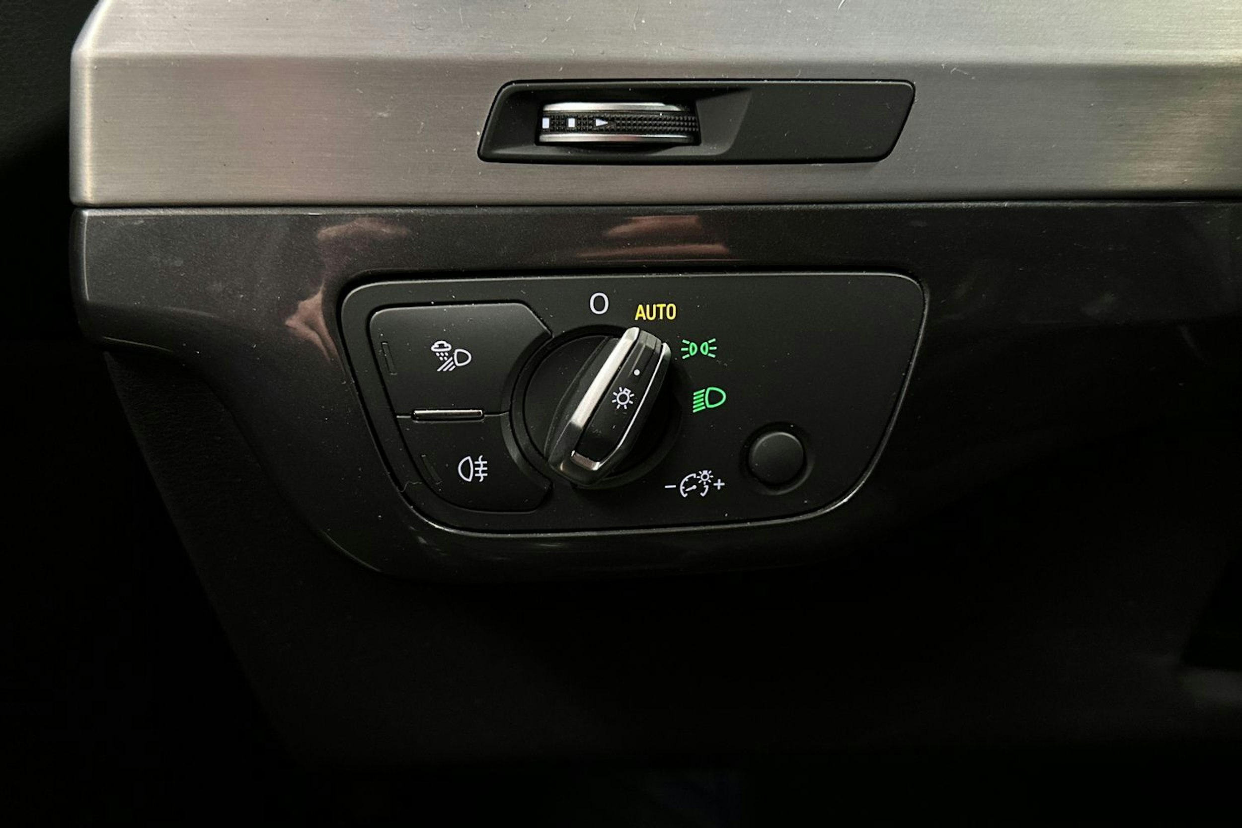 musta Audi Q7 2018 kuva 35.